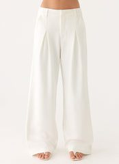 Sora Low Rise Pant - White